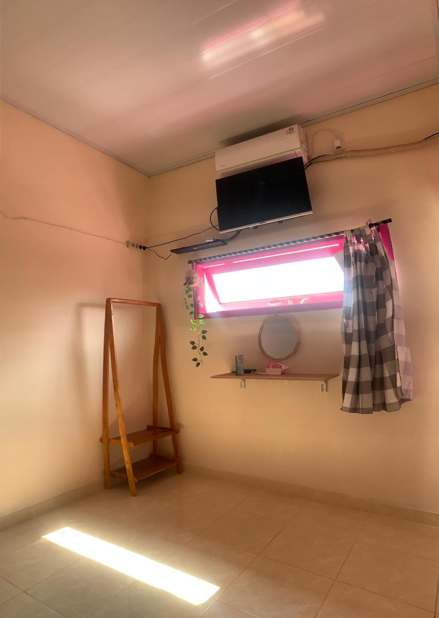 Et Malio Stay & Travel Malioboro Pusat Kota Джокьякарта Экстерьер фото