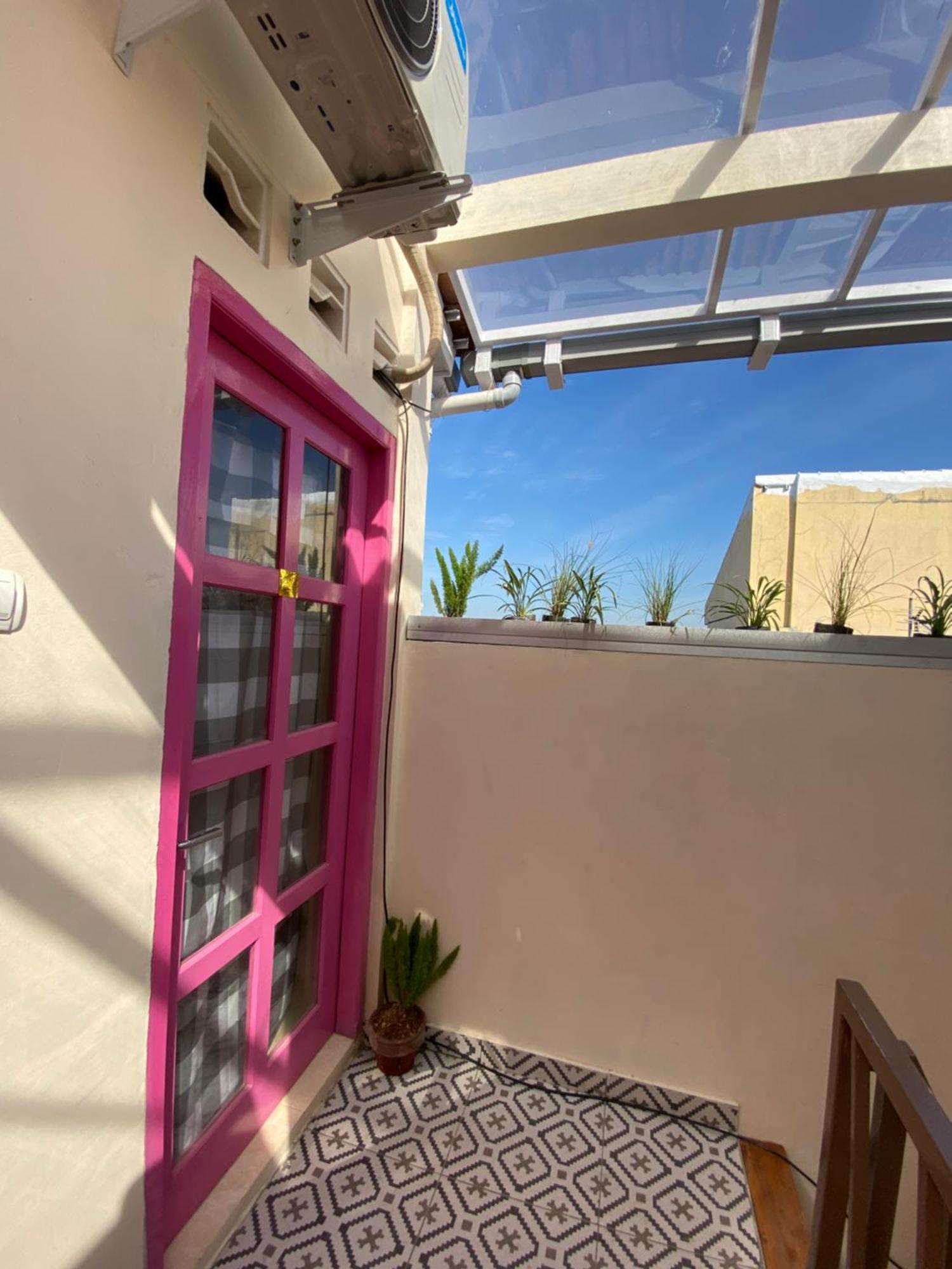 Et Malio Stay & Travel Malioboro Pusat Kota Джокьякарта Экстерьер фото